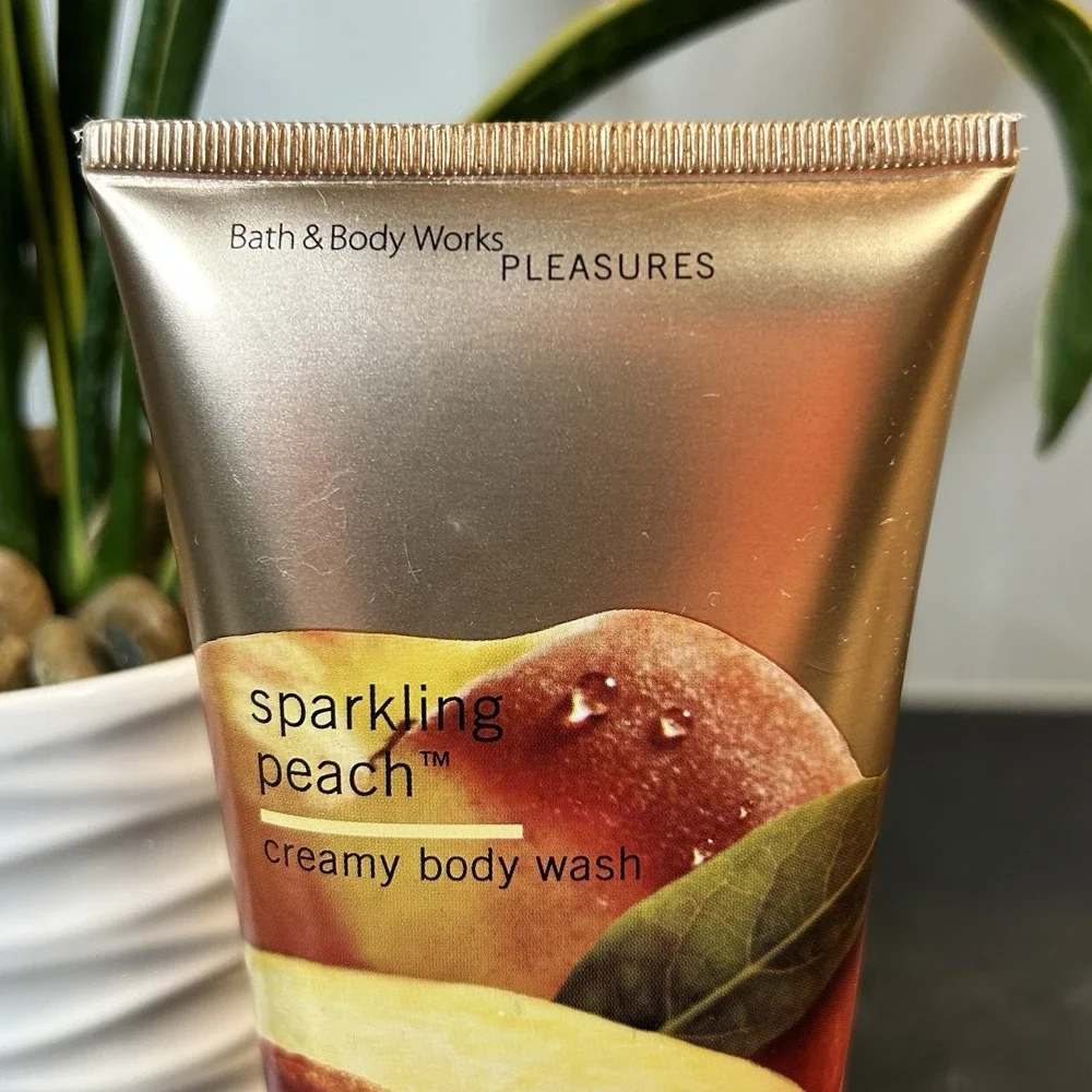 Bath &‎ Body Works Pleasures Sparkling Peach Creamy Body Wash 8 oz VERY HTF!
